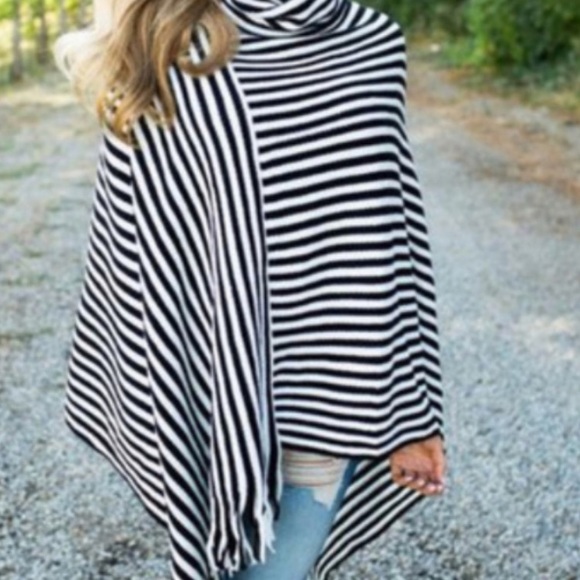 Sweaters - Blk/Ivory Super Soft Flattering Poncho-OS-NWOT